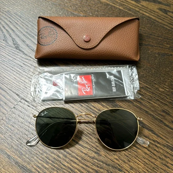 Ray Ban Gold Round Metal Sunglasses Gold frame with Green lenses - Picture 3 of 4